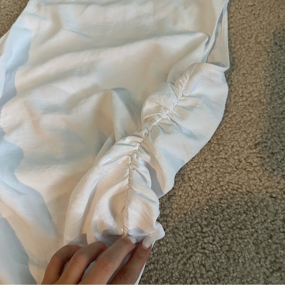 H&M BACKLESS TOP - Picture 3 of 3